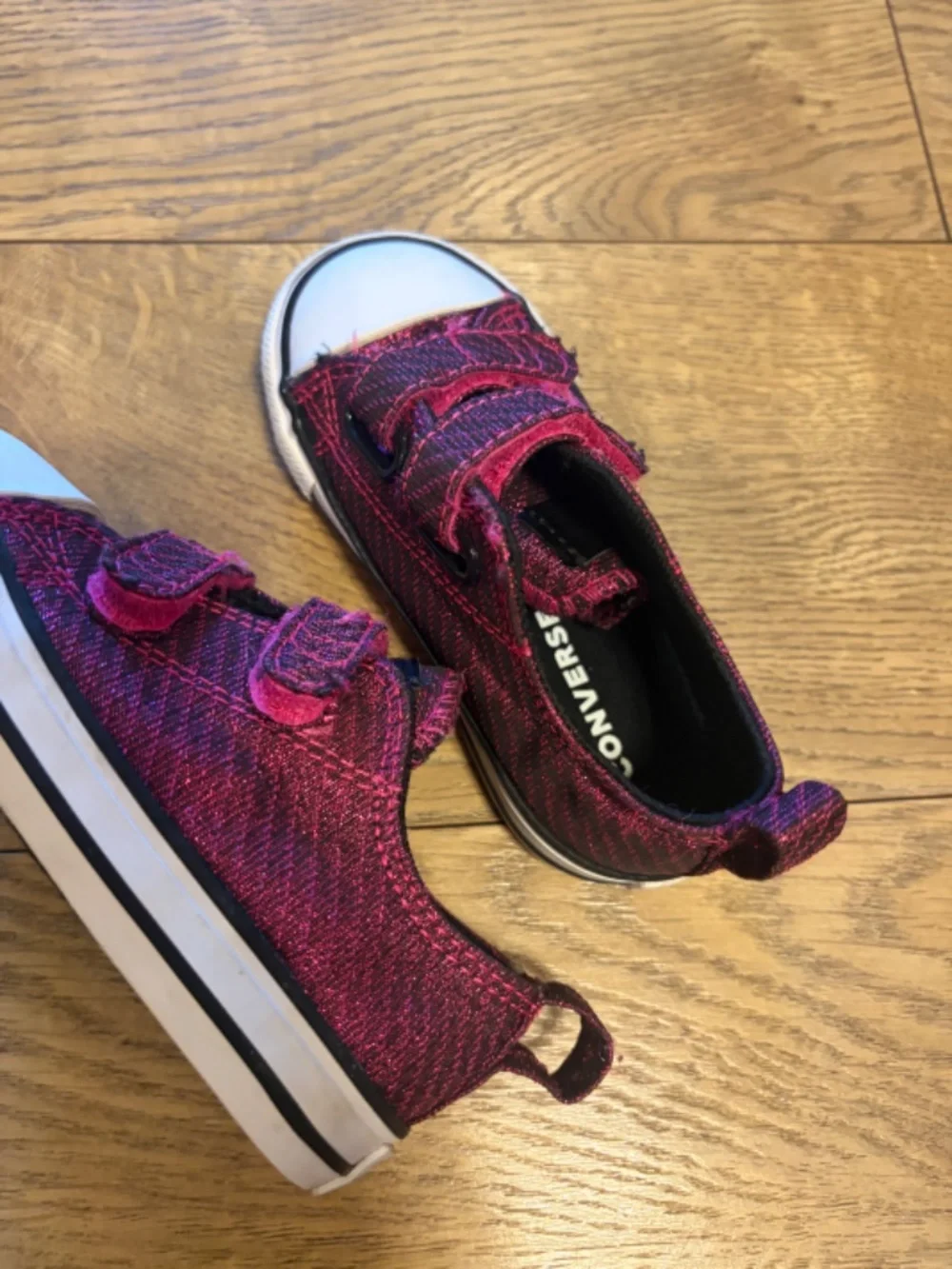 Converse Toddler Shoes – Size 7C